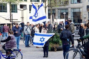 Hollanda'da Filistin gösterisinde İsrail taraftarından provokasyon