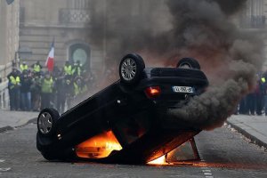 Fransa'da protestoların bilançosu ağır oldu