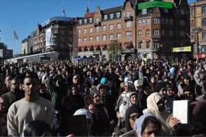 Danimarka Müslümanları sokaklarda