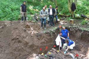Bosna Hersek'teki yeni toplu mezarda 8 kurbanın cesedine ulaşıldı