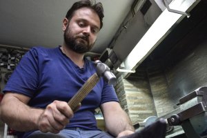 Akyalçın ailesi, dört kuşaktır el yapımı bıçak üretiyorlar