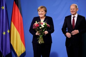 Almanya'da Başbakan Scholz ve yeni bakanlar yemin ederek görevlerine başladı