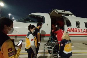 Beyin kanaması geçiren İzmirli öğretmen ambulans uçakla Almanya'dan Türkiye'ye getirildi