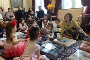 Bulgaristan’da çocuklar, Türkiye’nin Sofya Büyükelçisi Sekizkök’e sürpriz yaptı
