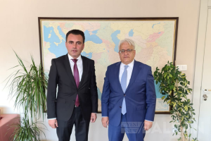 TİKA Başkan Yardımcısı Çevik Başbakan Müsteşarı Kahveci’yi makanımda kabul etti 