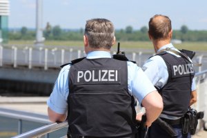 Saksonya Eyalet'inde 4 polis 