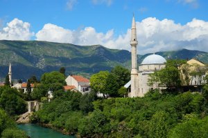 Bosna Hersek'teki camiye yapılan çirkin saldırı 