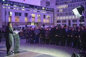 Berlin'de Türkiye'de depremde hayatını kaybedenler anıldı