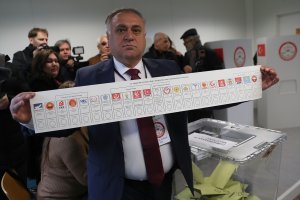 Almanya'da Türkiye'deki Cumhurbaşkanı ve Milletvekili Seçimleri için oy verme işlemi başladı