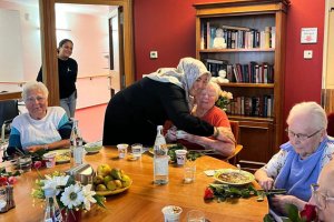 DİTİB kadınlar kolundan huzurevi sakinlerine bayram ziyareti