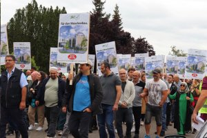 Germersheim'da yeni cami projesi engeline cemaatten protesto 