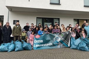 Lennestadt DİTİB Camii Kur’an kursu öğrencileri çevre temizliği etkinliğine katıldı